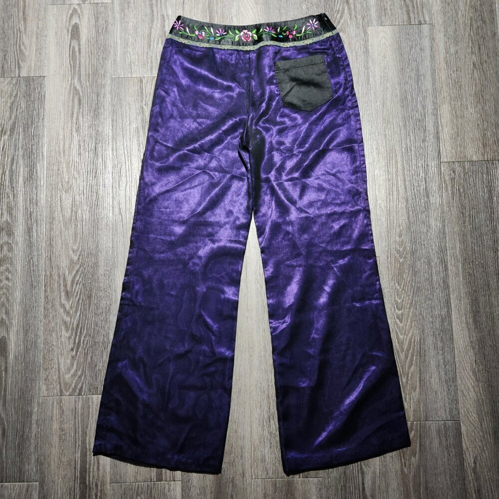 Gorgeous vintage 90s purple satin & black mesh flared pants with embroideries - Picture 7 of 14